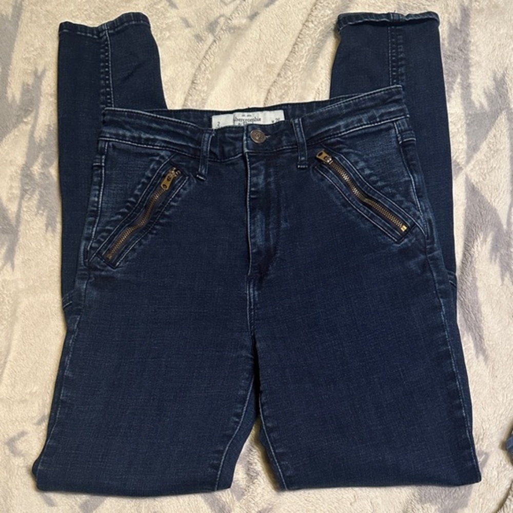 A94. Abercrombie & Fitch High Rise skinny Navy Jeans size 2